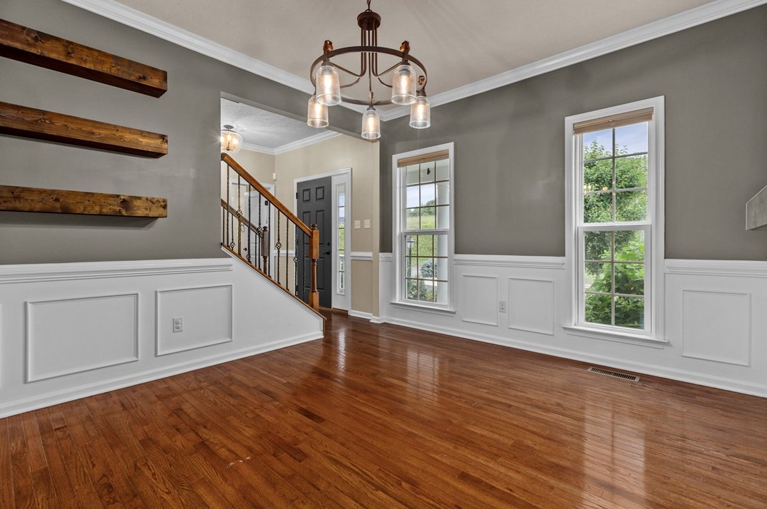 520 Cortland Dr, Finleyville, PA 15332