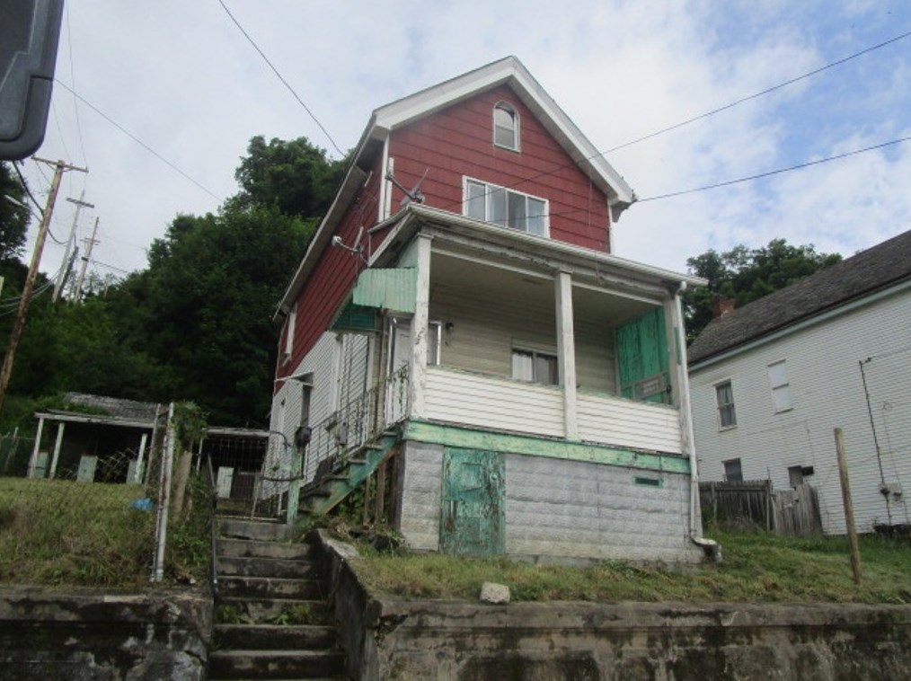 269 Seneca St, Turtle Creek, PA 15145
