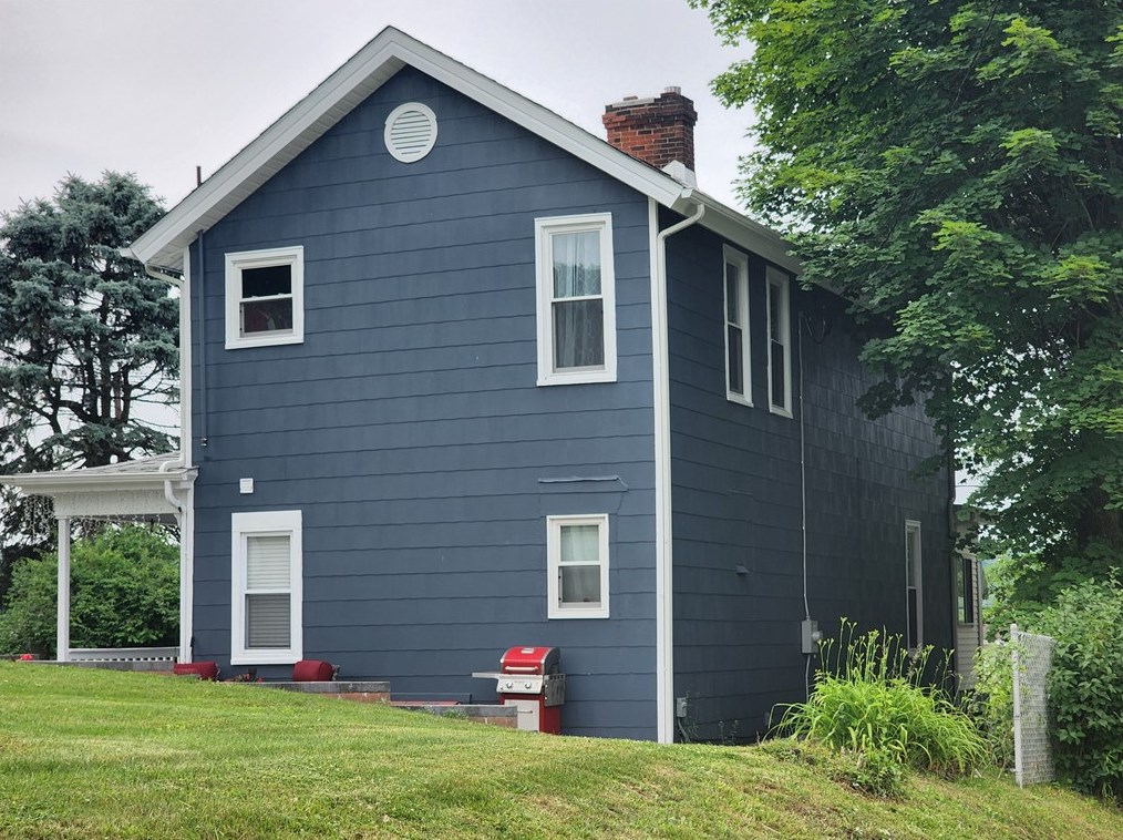 939 Gaskill Ave, Jeannette, PA 15644