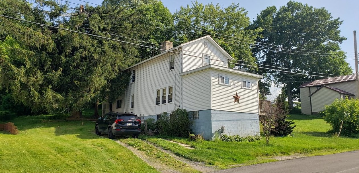 209 Orchard St, Bairdford, PA 15006