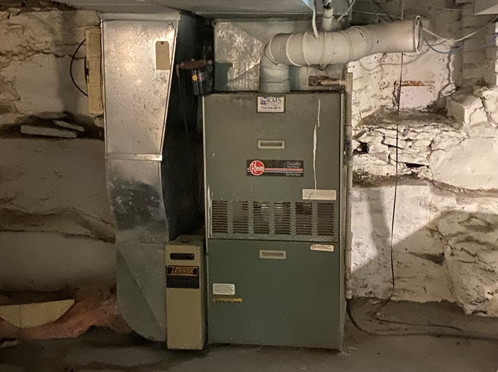 1191 Iris Dr, North Huntingdon PA 15642-4368 exterior