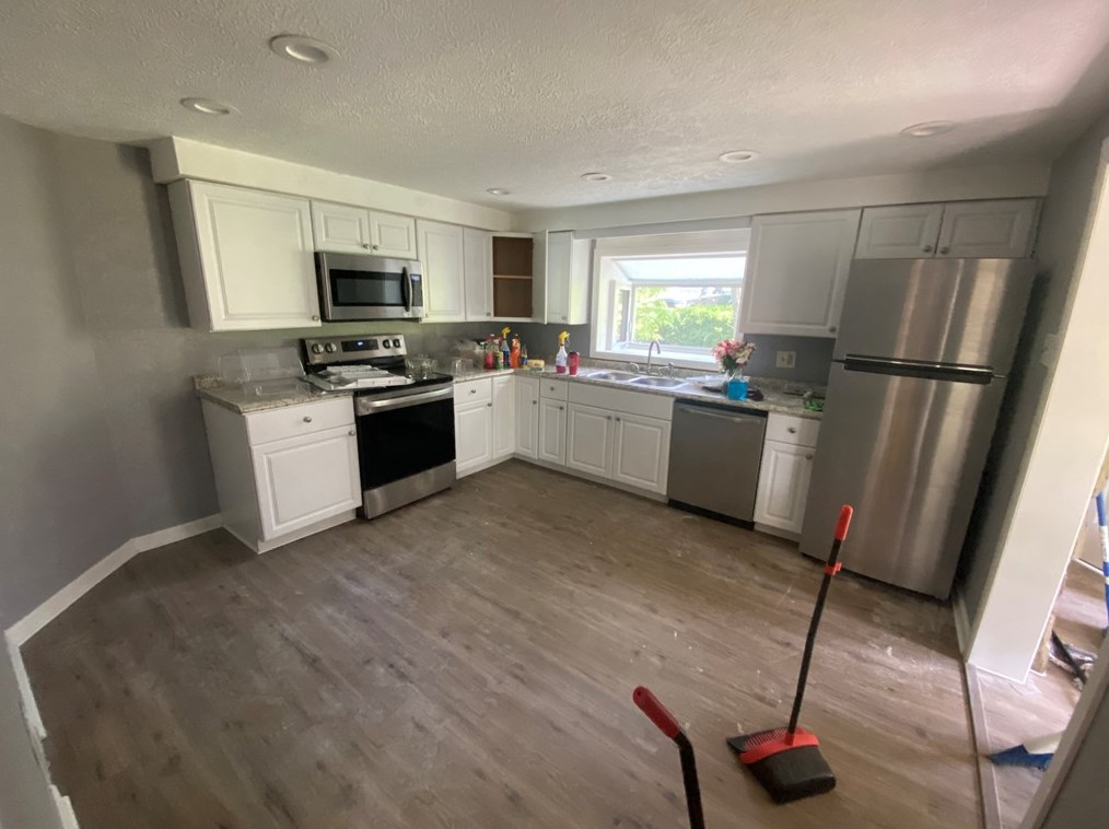 1191 Iris Dr, North Huntingdon PA 15642-4368 exterior