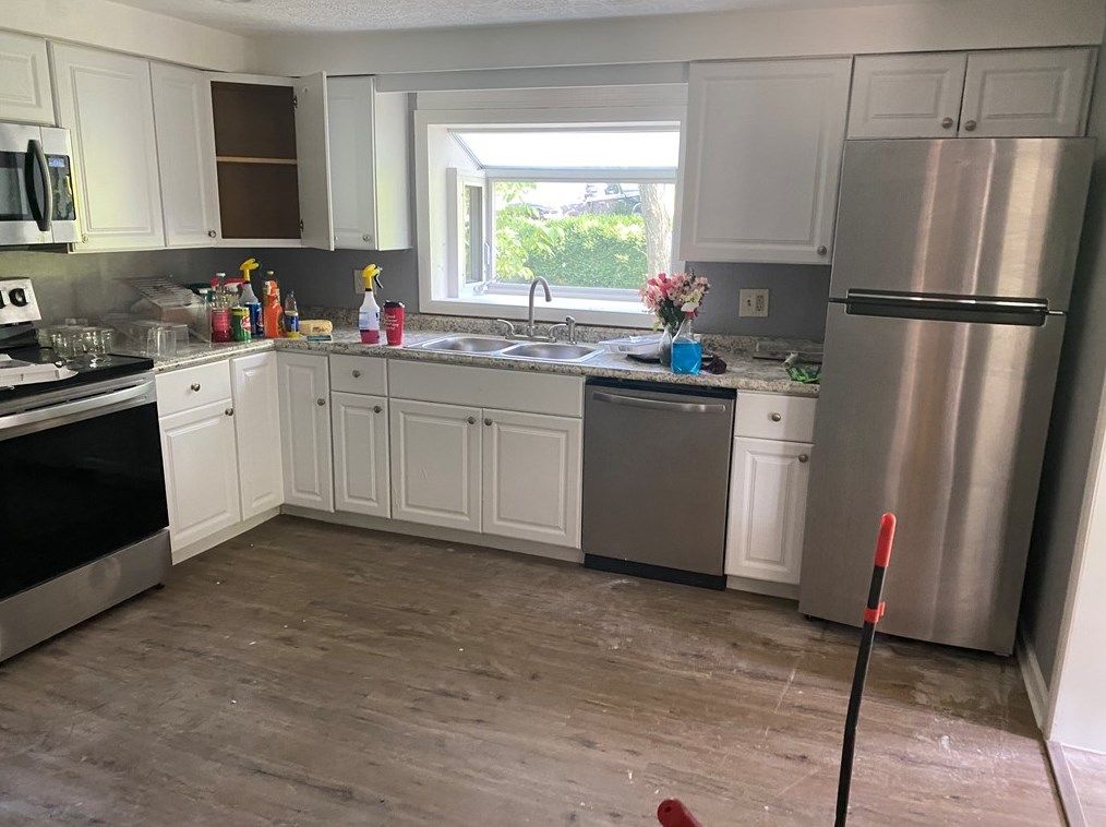 1191 Iris Dr, North Huntingdon PA 15642-4368 exterior