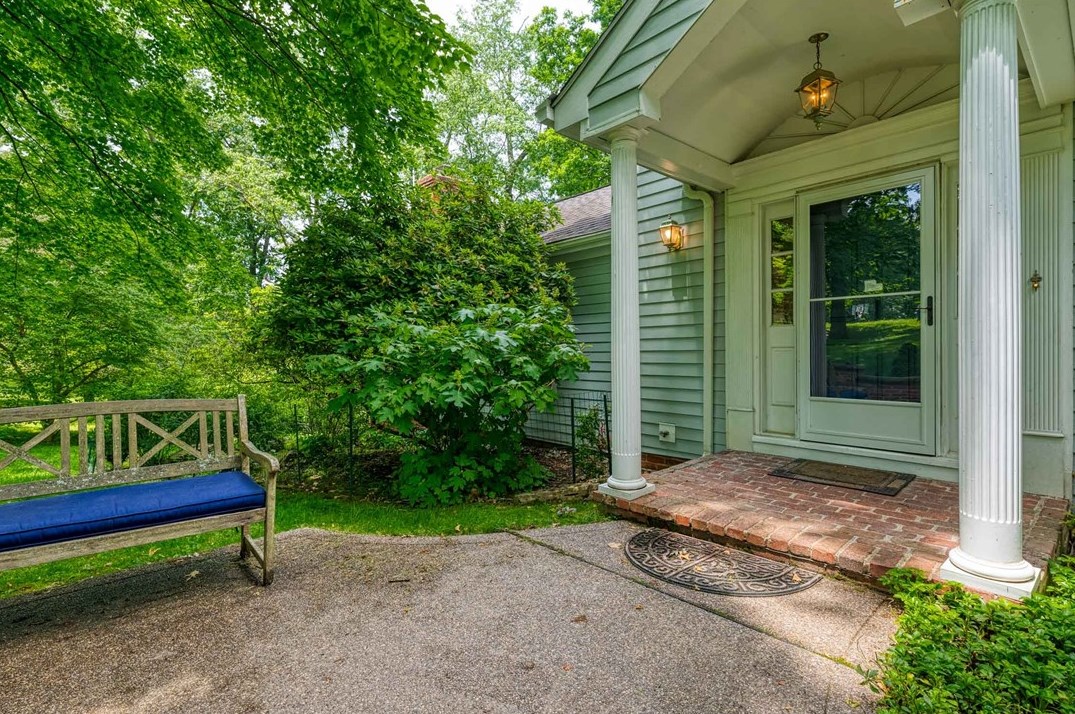101 Lee Rd, Sewickley, PA 15143