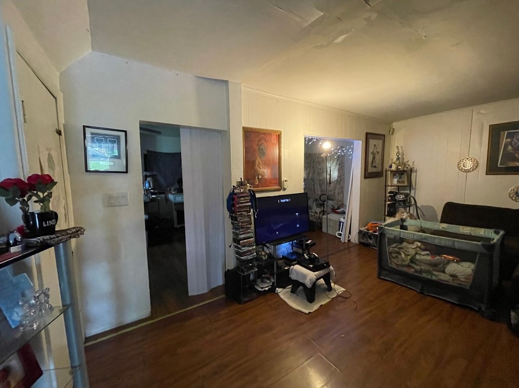 706 Chestnut St, New Castle, PA 16101