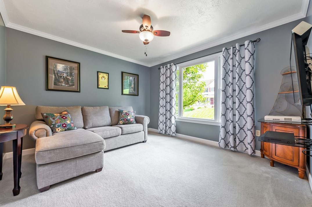 407 Meadowood Dr, Greensburg, PA 15601