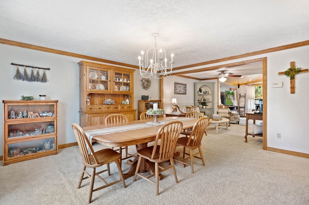 132 Sunny Ln, Hunker, PA 15639-9504
