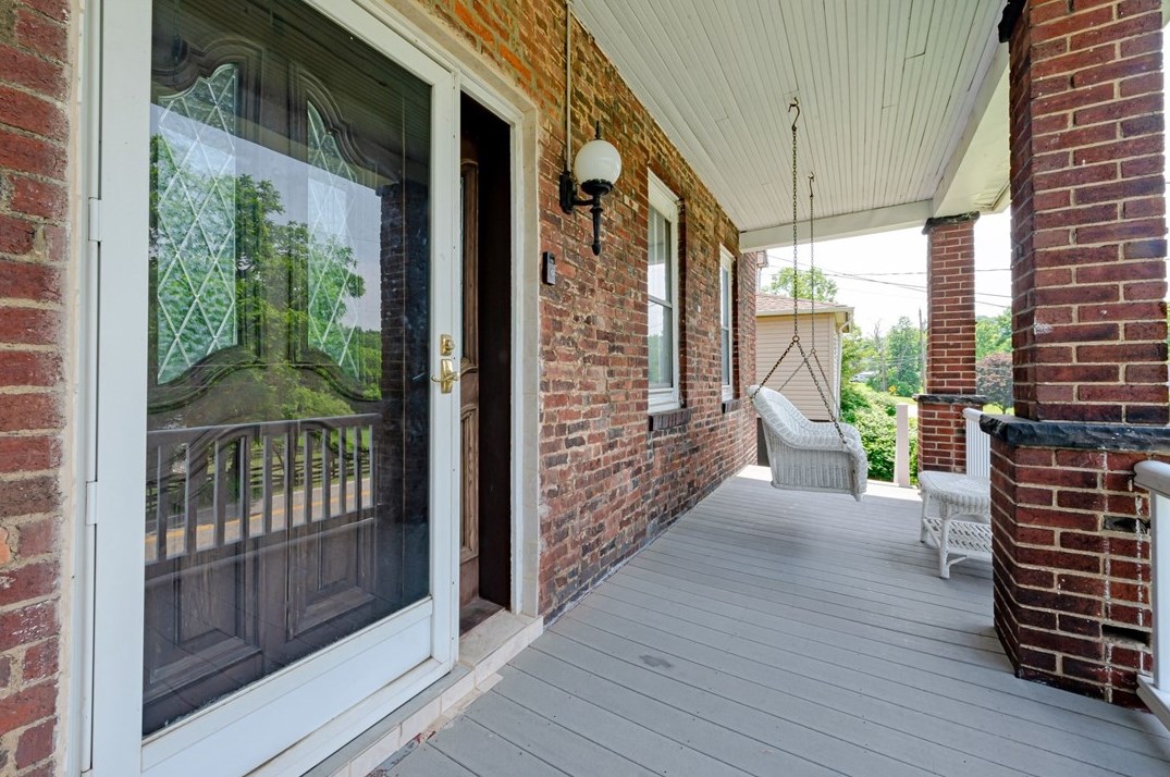 622 Penn High Park, Jeannette, PA 15644
