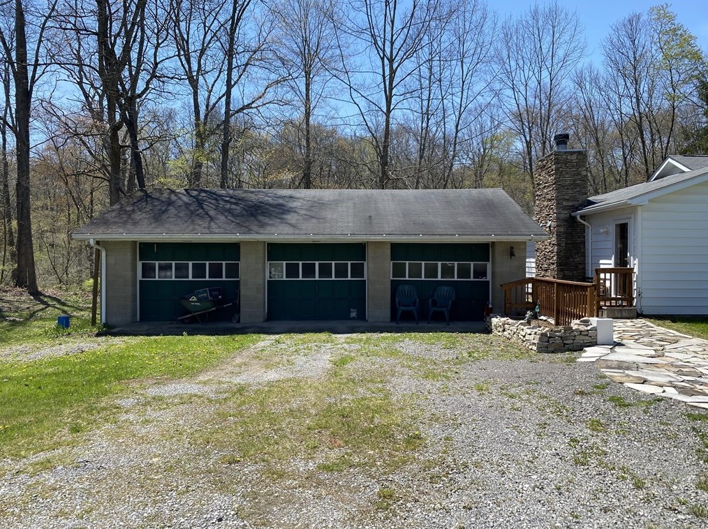 104 Bovard Ln, Boyers, PA 16020-1102