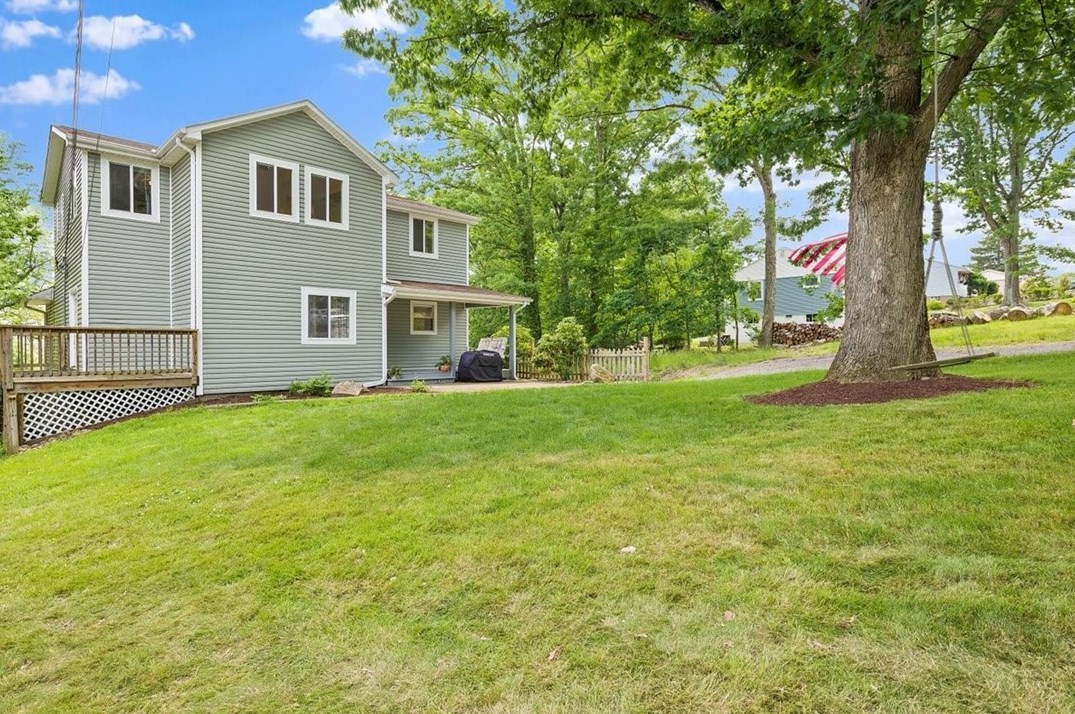 2500 Mae Dr, Allison Park, PA 15101