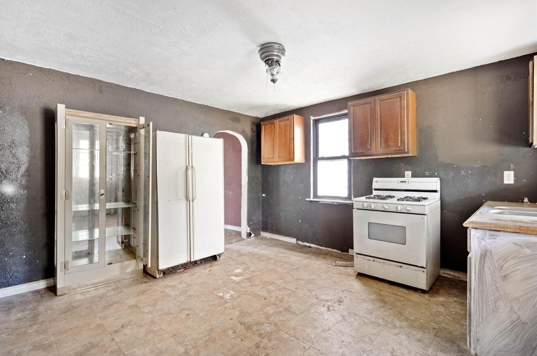 623-621 Vanadium Rd, Bridgeville, PA 15017