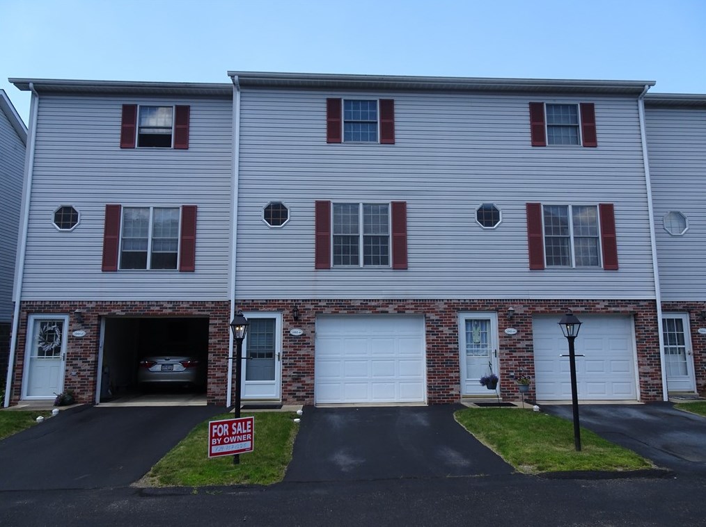 1002 Gazebo Dr, Greensburg, PA 15601-8831
