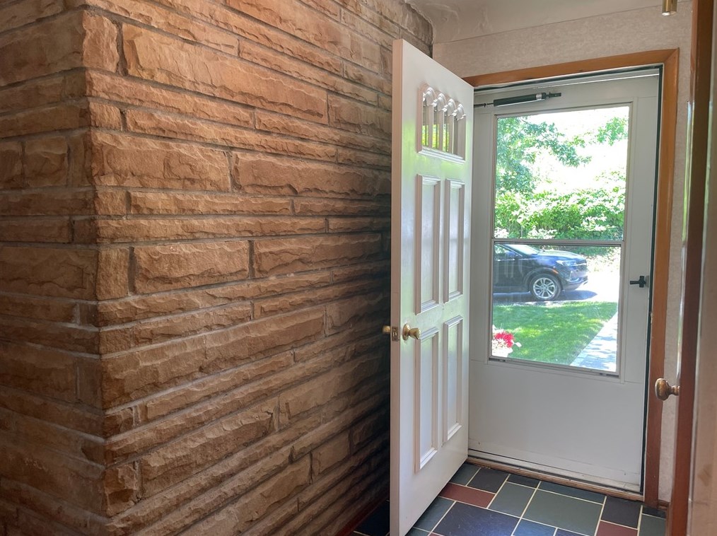 1301 Jeffrey Dr, North Huntingdon, PA 15642