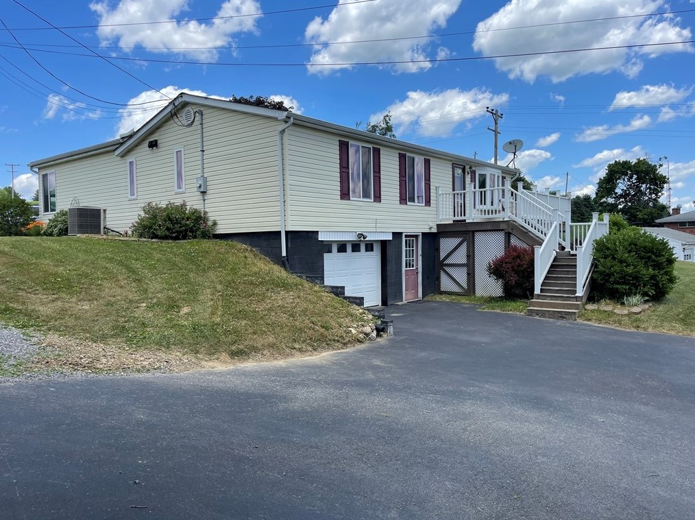 118 Burtner Rd, Butler, PA 16002