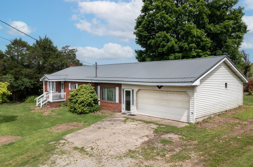 1211 State Route 711, Stahlstown, PA 15687