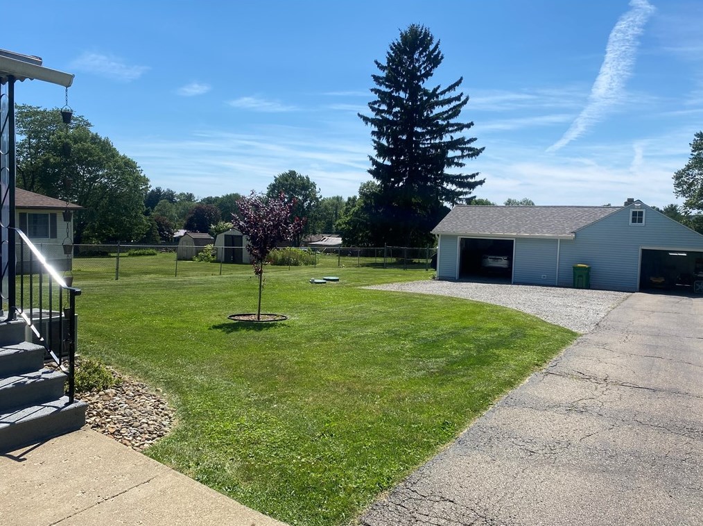238 Wintergreen Dr, Butler, PA 16001-2769