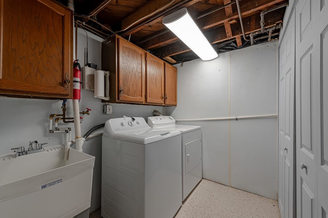 428 Oakhurst Ave, North Versailles PA 15137-2244 exterior