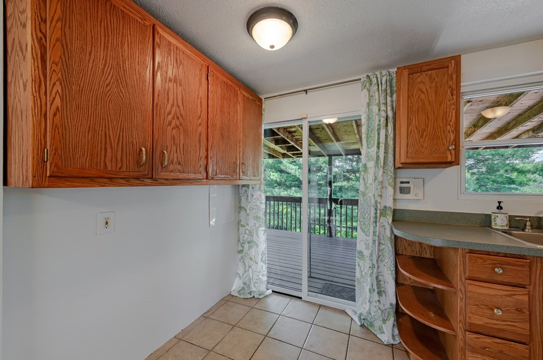 428 Oakhurst Ave, North Versailles PA 15137-2244 exterior