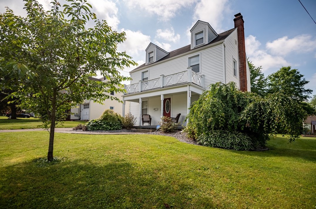 859 Mayfield Rd, Hermitage, PA 16150