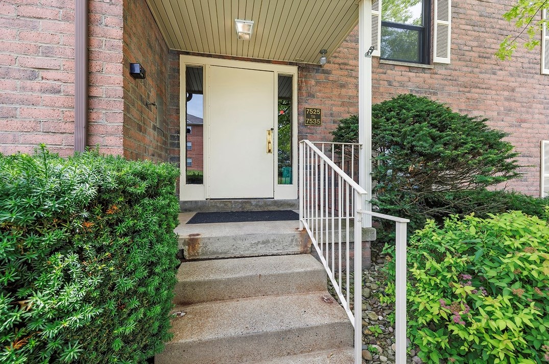 7531 Penn Bridge Ct, Pittsburgh, PA 15221-2576