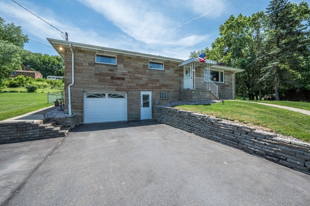 34 Wilson Ave, Cecil, PA 15321-1127
