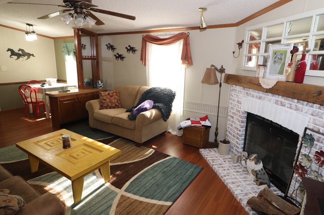 105 Helt Ln, Butler PA 16001-9753 exterior