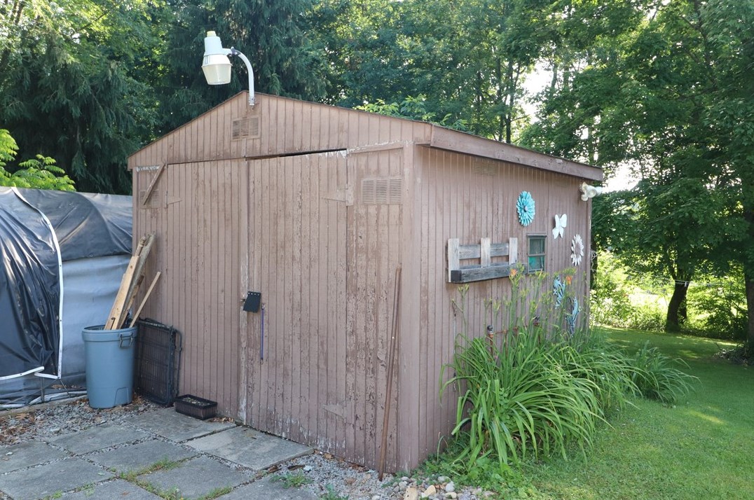 105 Helt Ln, Butler PA 16001-9753 exterior