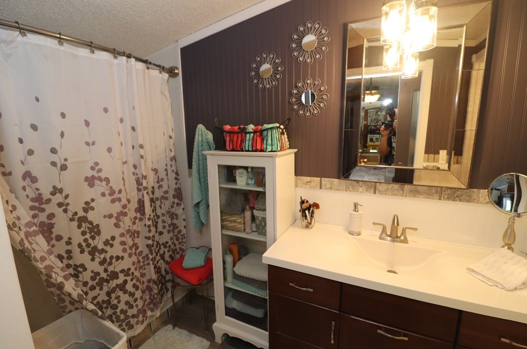 105 Helt Ln, Butler PA 16001-9753 exterior