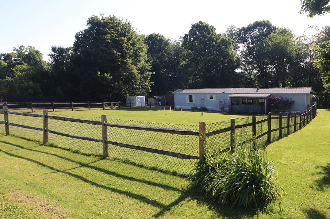 105 Helt Ln, Butler, PA 16001-9753