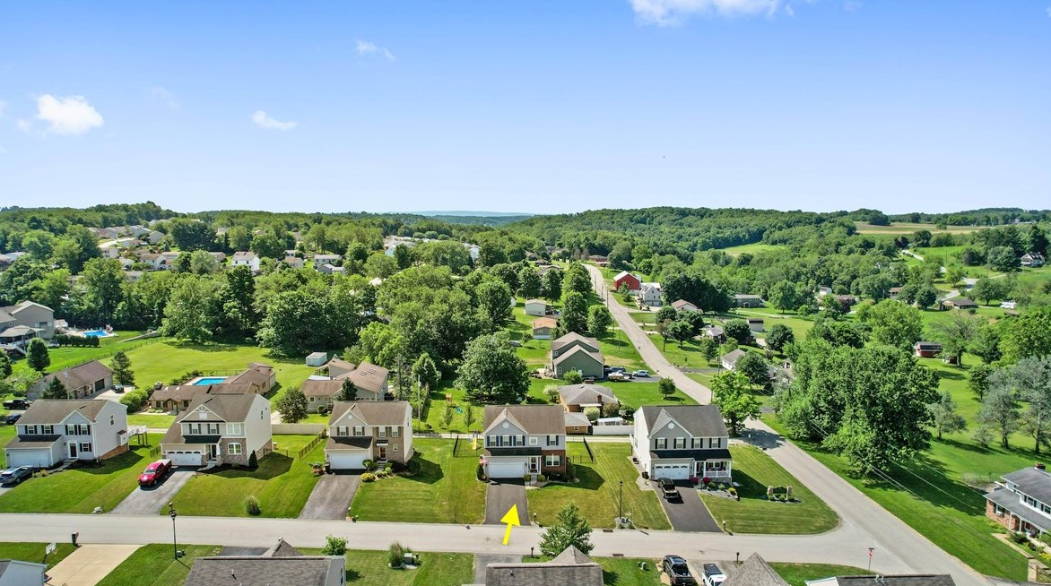 2006 Zoe Ln, Greensburg, PA 15601-7846