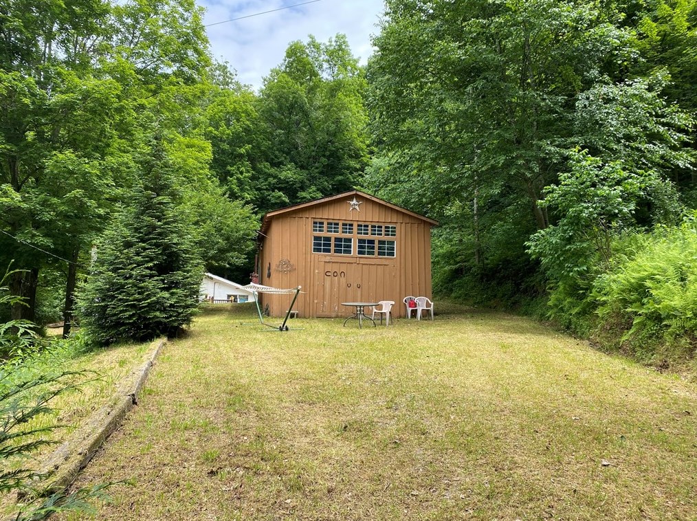 212 Sechler Rd, Fort Hill, PA 15540