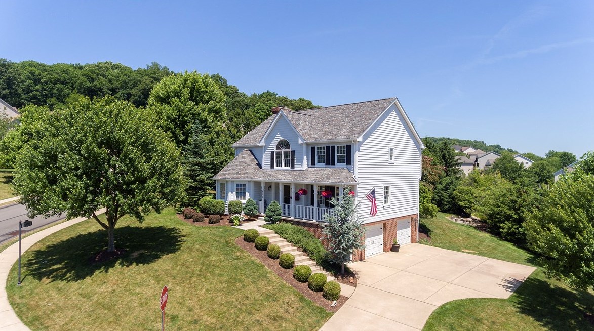 404 Farrington Dr, Seven Fields, PA 16046-4232