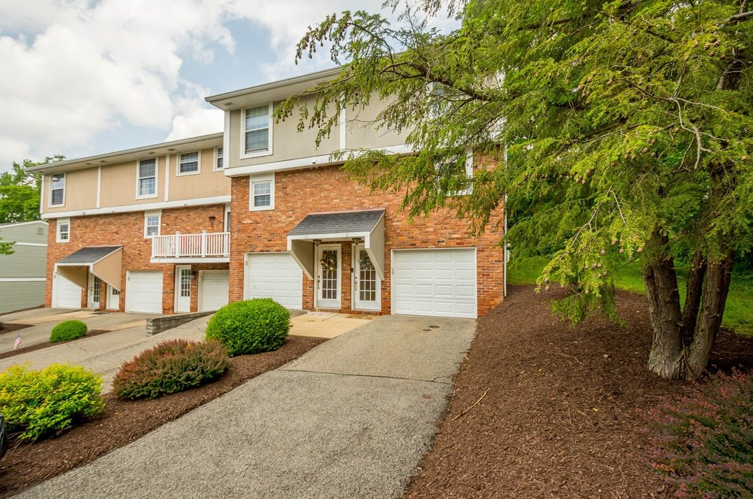 5495 Library Rd, Bethel Park, PA 15102-3664