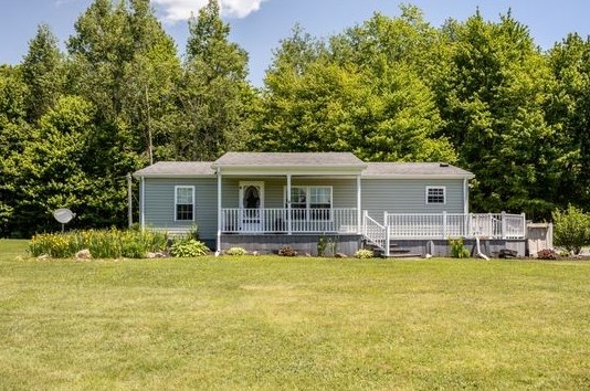 266 Hall Rd, Mercer, PA 16137-5824