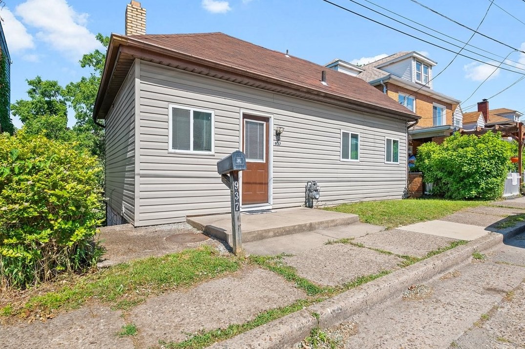 937 Walnut St, Ambridge, PA 15003
