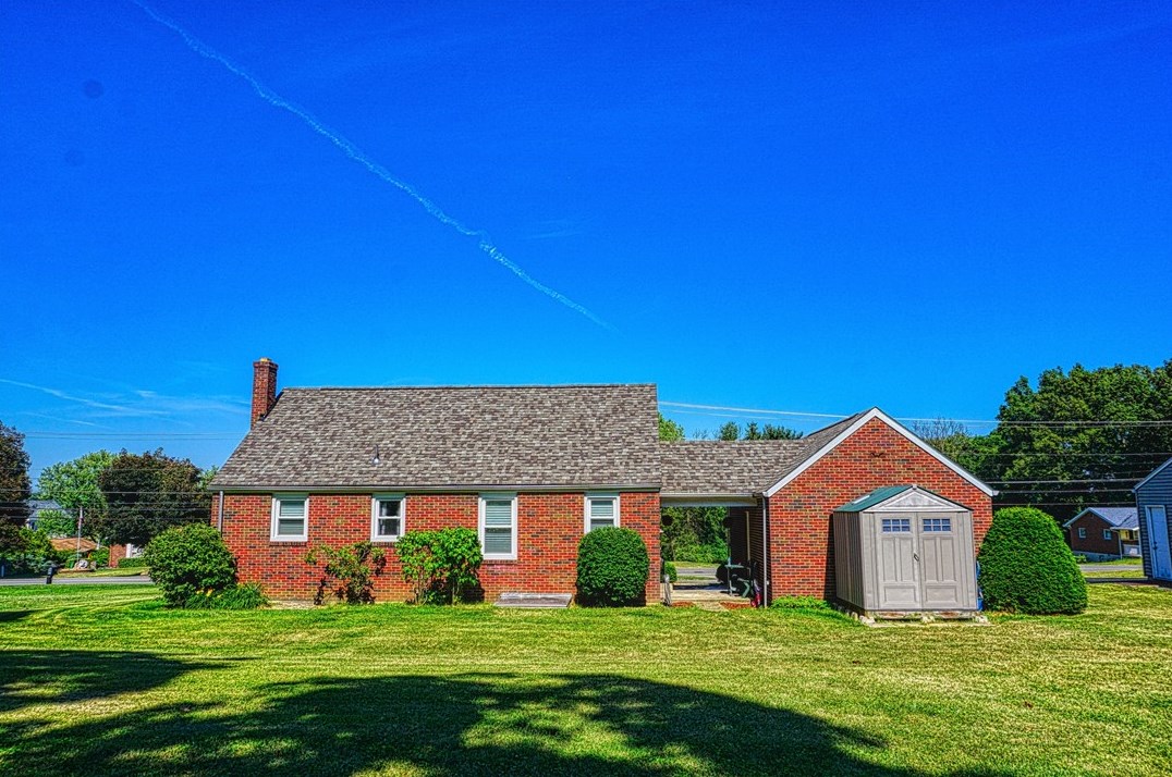 319 Duffy Rd, Butler, PA 16001-6633