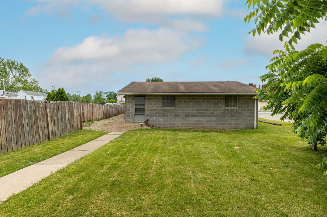 22 Main St, Houston PA  15342-1532 exterior