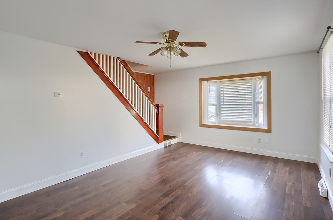 99 Ford St, Tarentum, PA 15084-8533