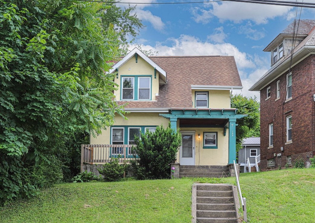 135 W Main St, Evans City, PA 16033