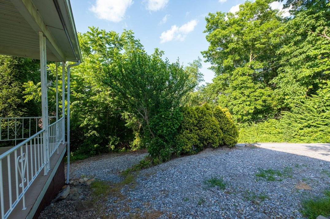 40 Oakwood Ave, Washington, PA 15301-2237