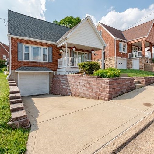 721 Ash St, Jeannette, PA 15644