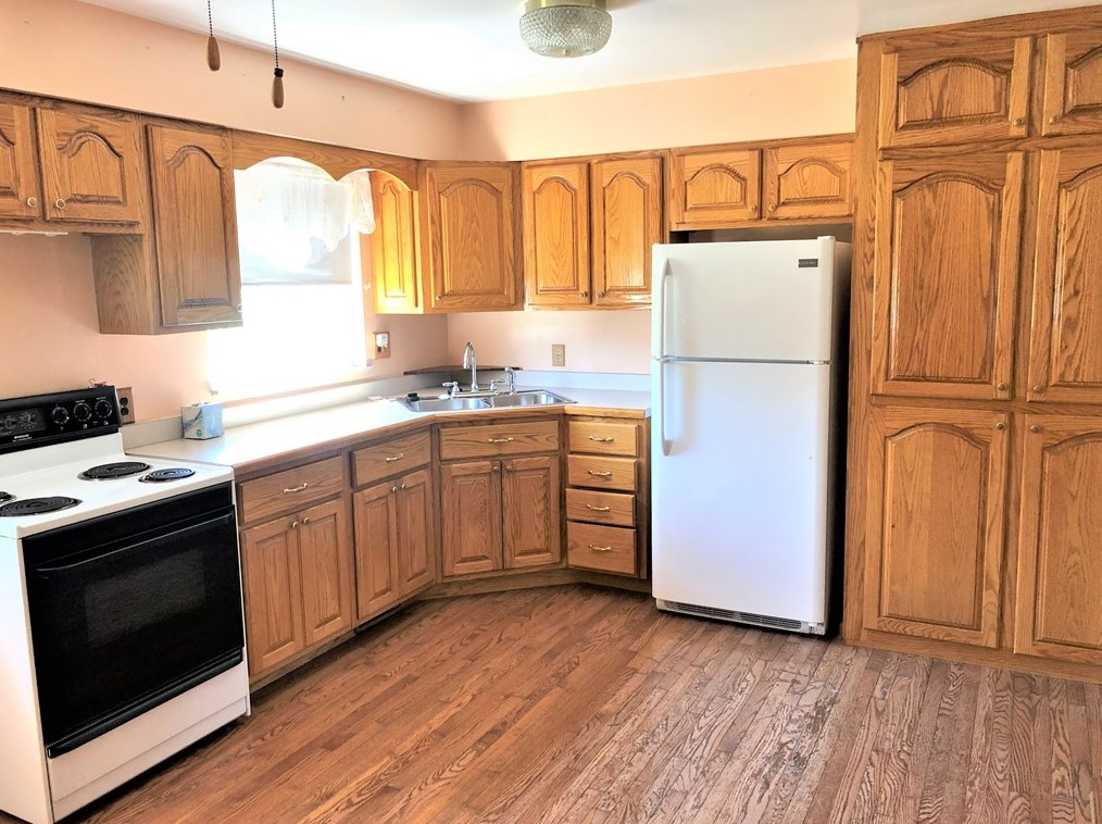 3660 River Rd, Ellwood City, PA 16117-3642