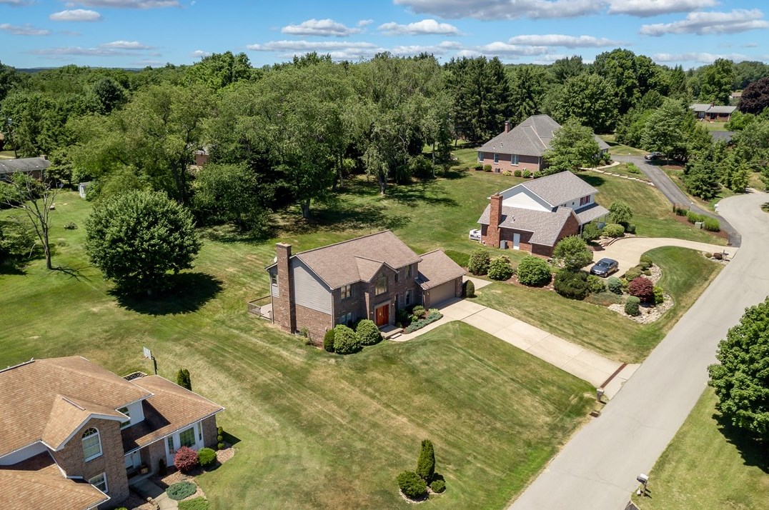 131 Shawnee Dr, Butler, PA 16001-0535