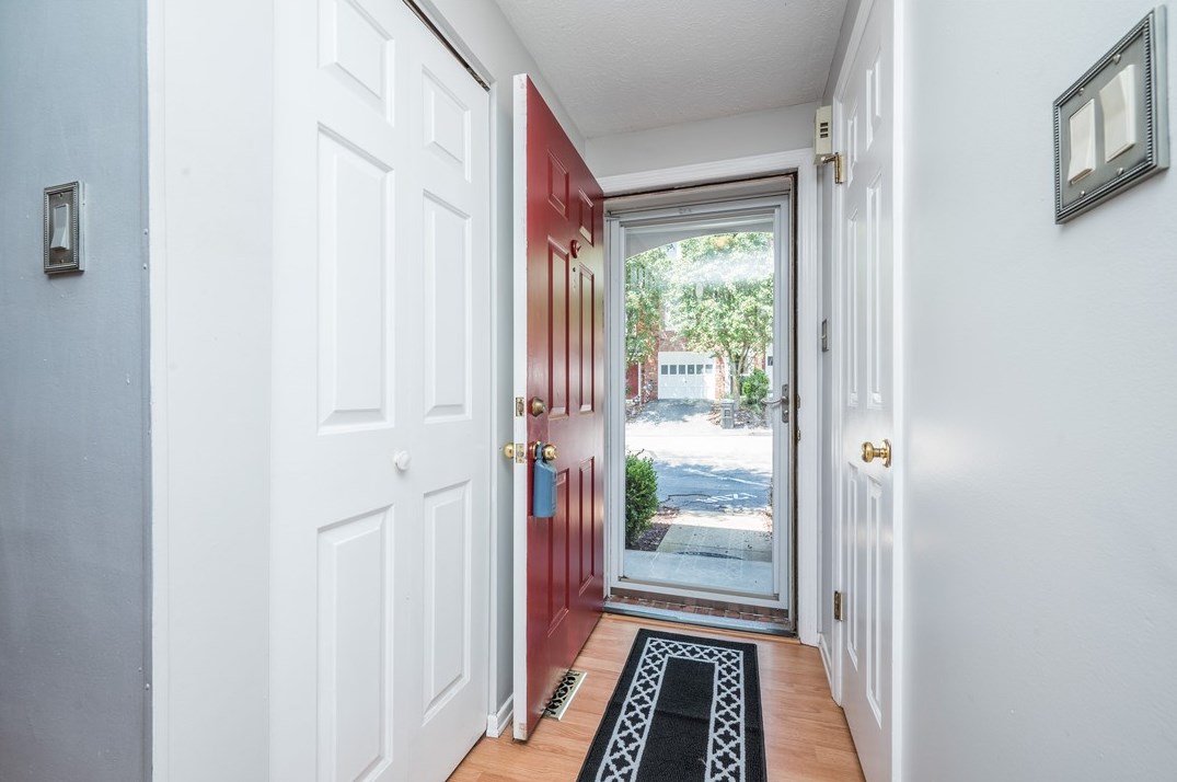 1206 Timberidge Dr, Bethel Park, PA 15102-4038