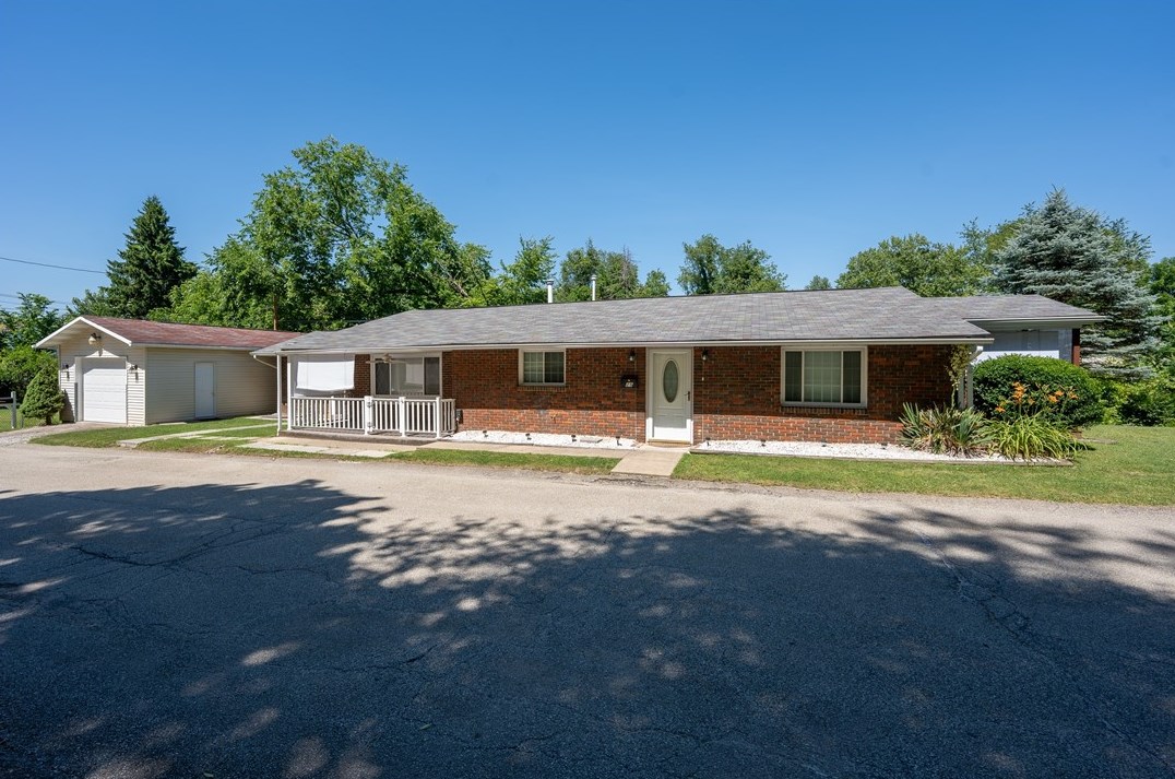 29 Monroe St, Greensburg, PA 15601-1226