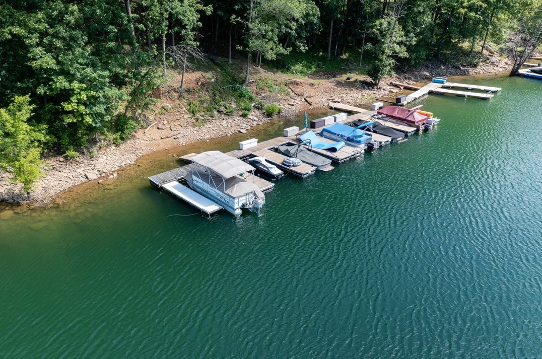 2675 Lakeview Rd, Listonburg, PA 15424