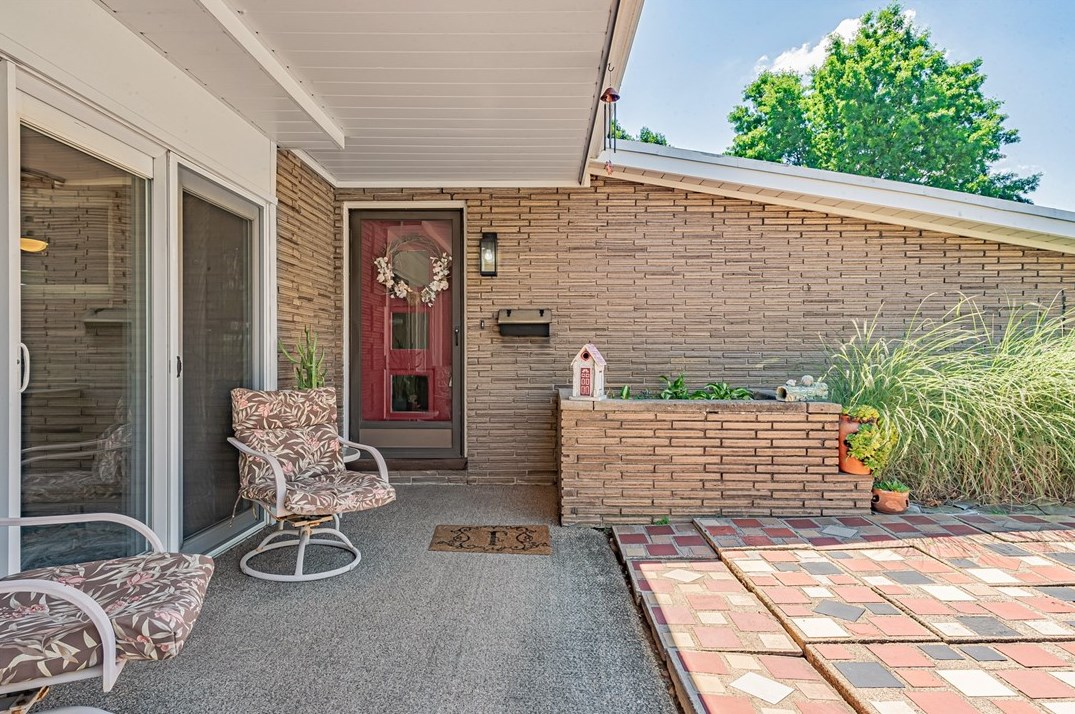 750 Smithfield St, Mount Pleasant, PA 15666-1416