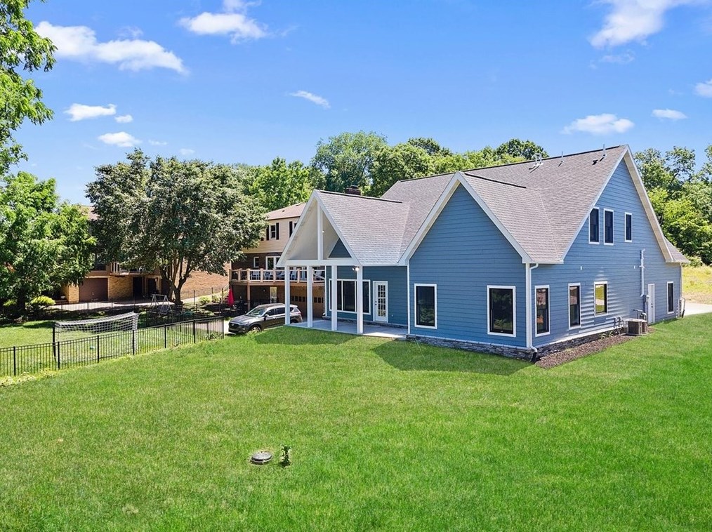 2706 Bethel Crest Dr, Bethel Park, PA 15102-3820