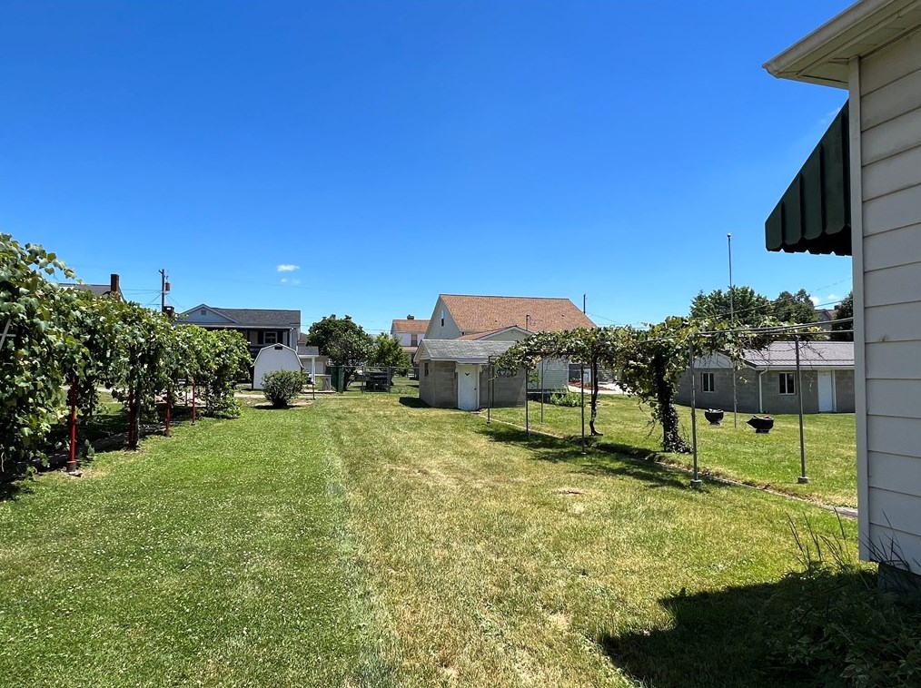 201 Oak St, Mount Pleasant, PA 15666