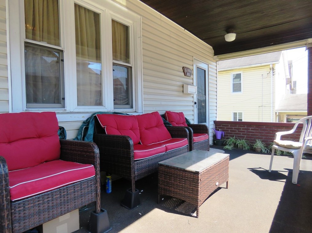 825 Vermont Ave, Glassport, PA 15045